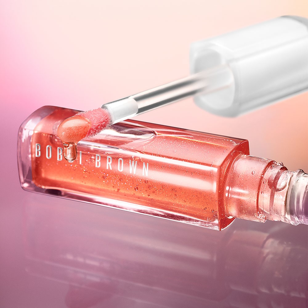 חדש! Extra Blushing Lip Oil שמן שפתיים עם גוון, בצבע המתאים את עצמו לשפתייך, ליצירת מראה ייחודי משלך. 