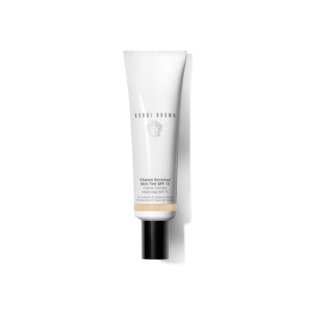 Vitamin Enriched Skin Tint לחות עם גוון עשירה בויטמינים וברכיבי טיפוח הטובים לעורך. מעניקה כיסוי עדין ואחיד לעור בגימור רענן טבעי., Fair 2, 50 מ"ל
